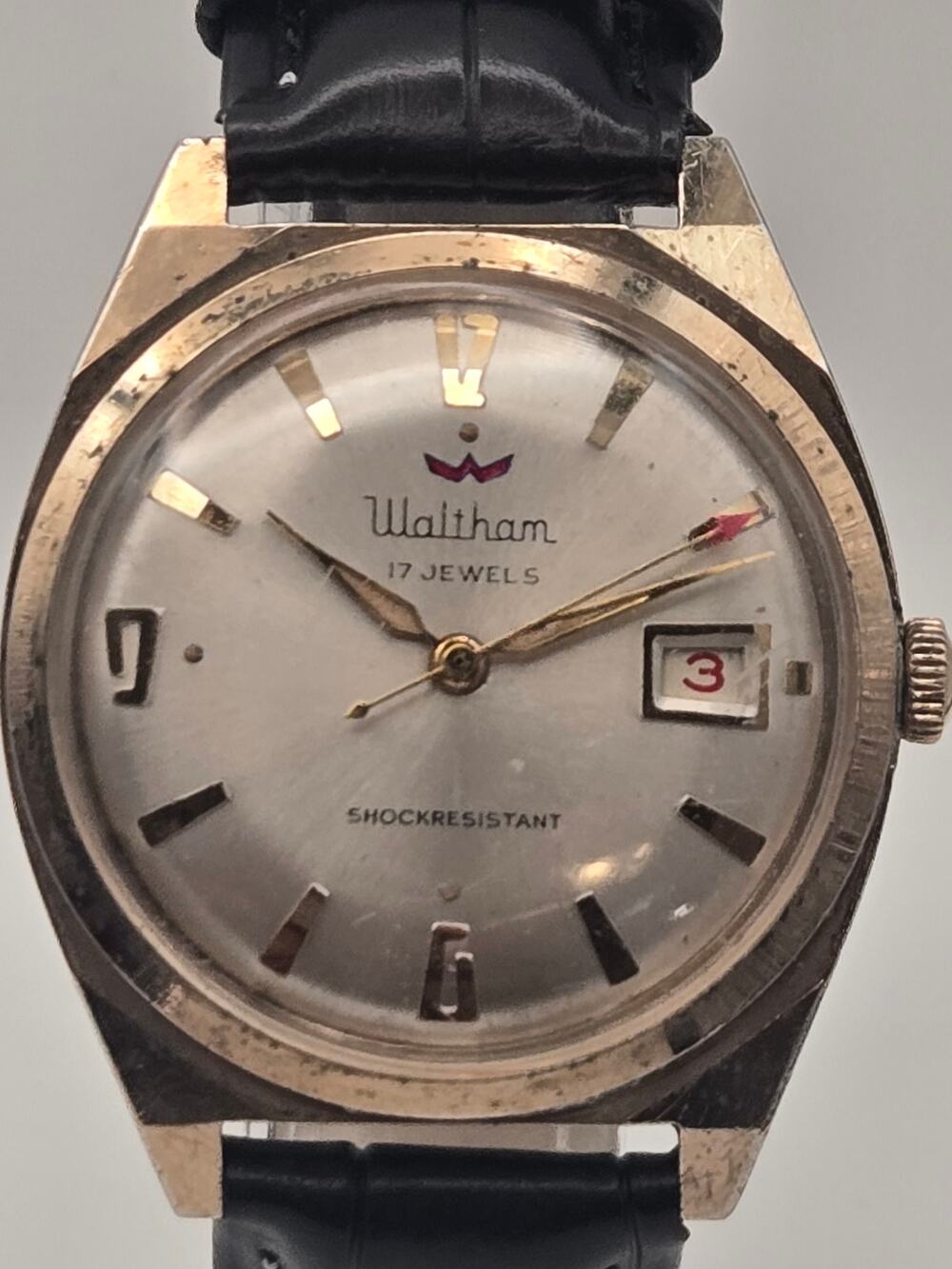 Vintage 1960s Waltham 17J Mechanical Date Watch